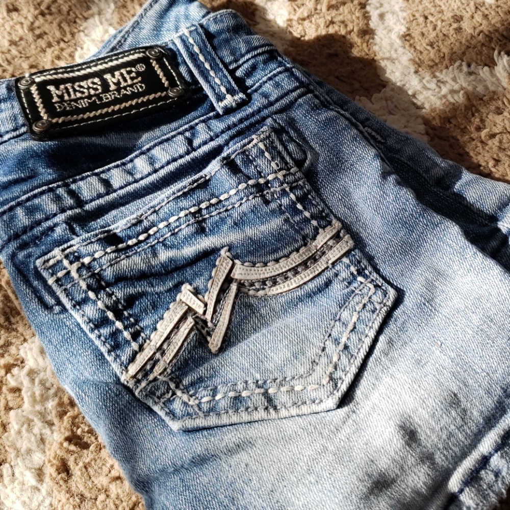 Girls miss me shorts!